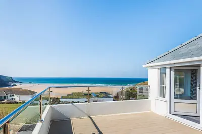 Image de Dolphins Leap, sea views overlooking Mawgan Porth