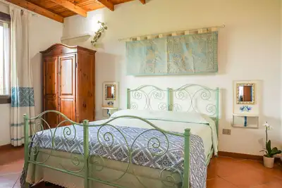 Image de Charmant maison jumelée avec jardin privé près de la mer.
