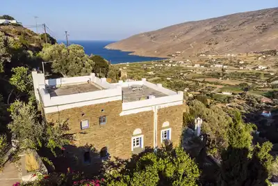 Image de Anezas Mansion (maison traditionnelle en pierre de la tour Andros Island-Greece)