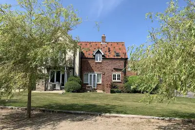 Image de Ancre Down Cottage dans un village de vacances primé, wifi, parking, jardins