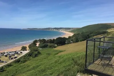 Image de Fantastique appartement en bord de mer avec balcon - 2bd, 2BathR et piscine intérieure chauffée.