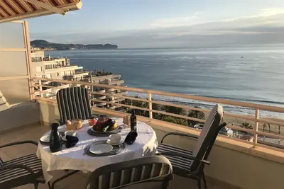 Calpe: Penthouse Large terrace, 1st line, Wifi 1 Tb Free, 2 elevators, East,