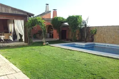 Image de Maison Cortijo de meilleures qualités, piscine, 2 cheminées, un grand barbecue, etc.