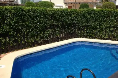 Image de Villa de luxe avec 2 chambres et 2 salles de bains avec piscine privée et Wi-Fi Gratuit
