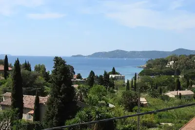 Image de Le Lavandou Aiguebelle - Appartement climatisé dans villa avec vue mer-Wifi
