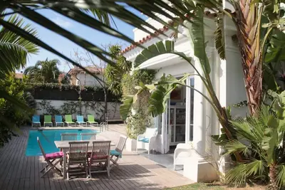 Image de Superbe villa de luxe avec piscine saline, à 40 mètres de la mer, conviviale et familiale
