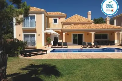 Image de Modern Luxury Beach Villa 500m de la plage