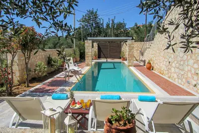 Image de Villa Aphrodite - luxueuse villa en pierrres, neuve