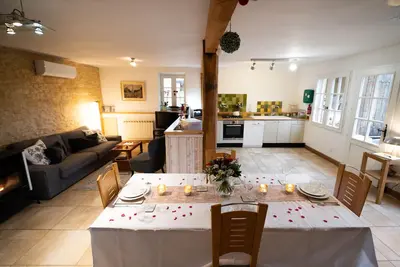 Image de Architecte gîte mélange charme rustique et style moderne, y compris WiFi