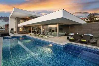 Image de Villa Dodola - 5 chambre villa de luxe moderne avec piscine privée à Ferragudo