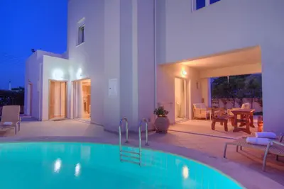 Image de Villa Alkisti, private pool, near the beach, located in the center of village