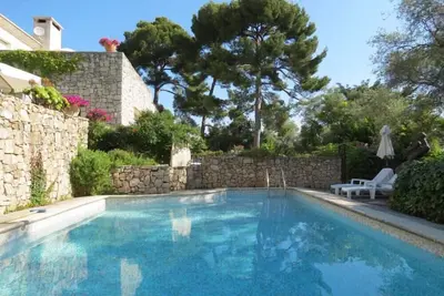 Image de Villa 80m2 terrasse100m2 entre Cannes Antibes piscine jardin vue mer montagnes