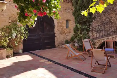 Image de Maison ardéchoise du 18èS restaurée, avec vaste patio et jardin clos arboré.