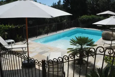 Image de Superbe villa avec piscine, jardin, Ă 500m de la plage