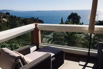 Image de 2 P  Vue Mer Panoramique, Piscine * classé meublé de Tourisme 3 étoiles + Garage