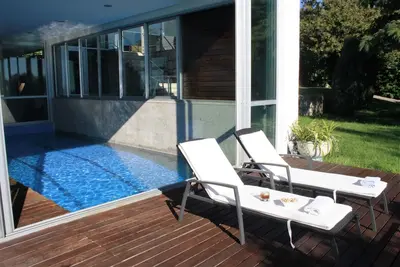 Image de Maison de luxe moderne à la campagne avec la ville et la mer très proche