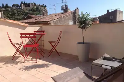 Image de Ravissant t3 refait Ă neuf de 66m2, plein centre avec une terrasse 22m2 sud