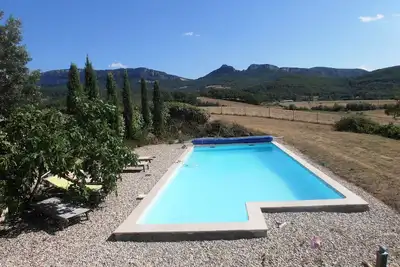 Image de Gîte de luxe avec piscine privée, wifi et une vue imprenable, dort 4+