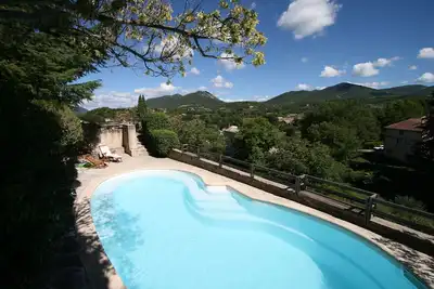 Image de Mas provençal avec une vue inoubliable situé dans un village pittoresque