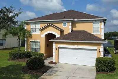 Image de Villa de luxe de 6 chambres (4 maîtres), vue sur le lac, à proximité des parcs, résidence fermée