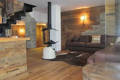 Image de Luxueux appartement de ski in / out récemment rénové (12 personnes)