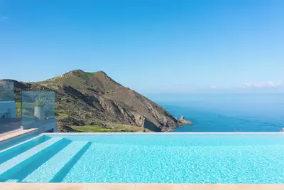Image de Villa écologique moderne perché sur une colline surplombant la mer de Crète!