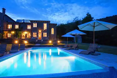 Image de Stone house with infinity pool