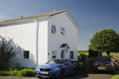 Image de Beadnell Cottage Pet Friendly avec jardin clos dans un village paisible et calme