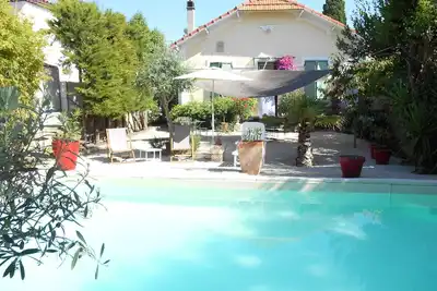 Image de Villa ancienne 6 personnes, jardin\/piscine, quartier calme, parking gratuit
