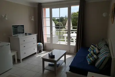 Image de Agréable deux pièces alliant mer et golfs