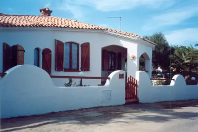Image de belle villa typique sarde à 300 mètres de la mer, 2 chambres, 2 salles de bains