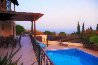 Image de Grande villa avec piscine privée, vue mer, 3 chambres en suite, Pissouri, Chypre
