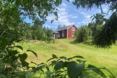 Image de Skogstorp à partir de 1879, sur une colline de bruyère dans le milieu des bois
