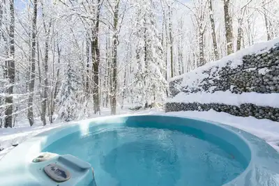 Image de Beau chalet de ski rustique, 2 cheminées, bains à remous, vallée de Chamonix
