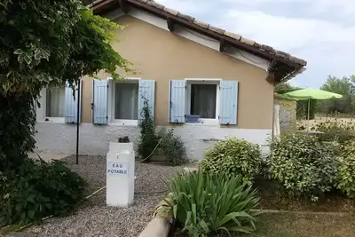 Image de Studio indépendant au milieu d'un grand jardin avec terasse privative