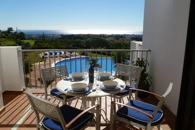 Appartement 4 personnes sur le Golf de Los Arqueros. Internet. Piscine chauffée