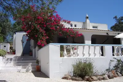 Image de Ferme rustique de charme avec piscine privée est une retraite rurale parfaite