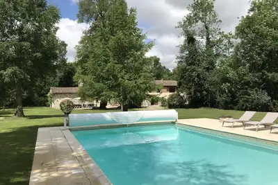 Image de Grand gîte 18 couchages en Périgord. Piscine, terrain de pétanque