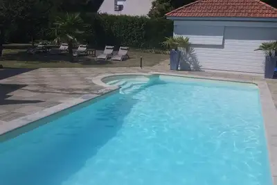 Image de Belle Villa de vacances de 180 m2 avec piscine chauffée， 7 mn de la plage à velo