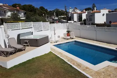 Image de Belle villa avec vue mer, grande piscine et jacuzzi