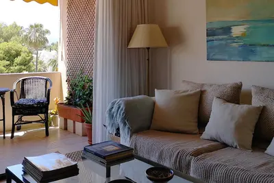 Image de Appartement de deux chambres à cinq minutes à pied de Puerto Banus et de la plage