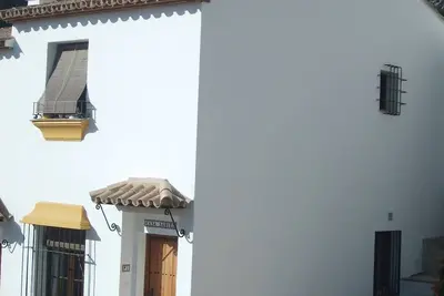 Image de Maison avec des vues spectaculaires sur la montagne et piscine partagée
