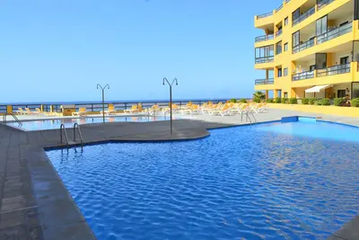 Image de Terrasse PRIVÉE Immense Avec Vue Sur La Mer Et Piscines CLIMATISÉES, WiFi