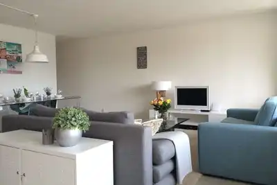 Image de Appartement élégant en bord de mer avec grande terrasse (22 m2) + parking gratuit!