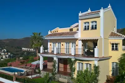 Image de Nerja Villa Superbe Vue Mer, Piscine, Wifi Inclus Et Air Con, Cinema \/ Salle De Jeux