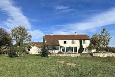 Image de Proche Cluny - Maison spacieuse et lumineuse à la campagne à chapaize (Cormatin)