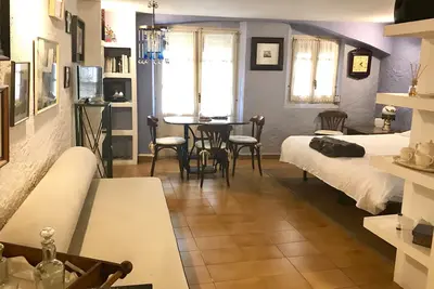Image de Charmant studio au coeur de Gérone. Nouvelles fenêtres Aucun bruit!