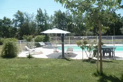 Image de Grande maison climatisée de 5 chambres avec piscine dans le Lubéron