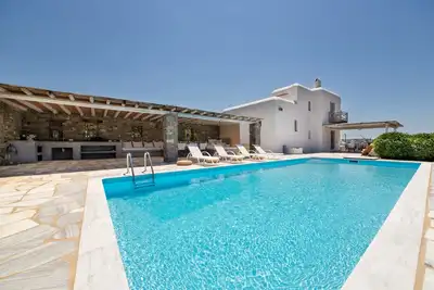 Ab  Private Villa, private pool, sea view, 10min from Naoussa,