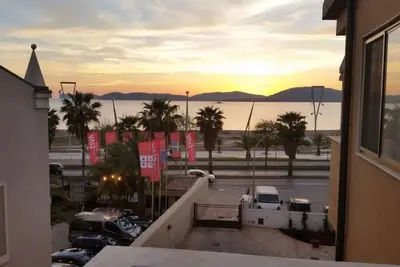 Image de Appartement au centre de la plage du Lido avec terrasse vue mer et Wi-Fi
